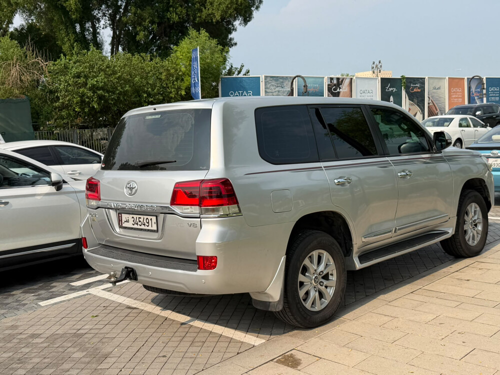 Toyota Land Cruiser GXR V8  - 11