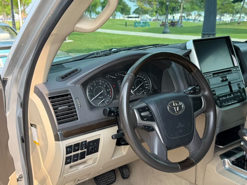 Toyota Land Cruiser GXR V8  - 5