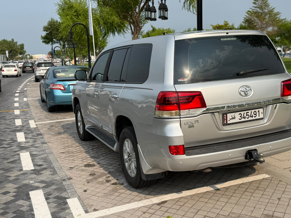 Toyota Land Cruiser GXR V8  - 9