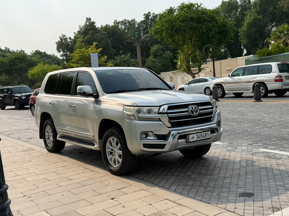 Toyota Land Cruiser GXR V8  - 10