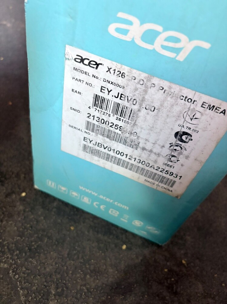 ACER PROJECTOR - 2