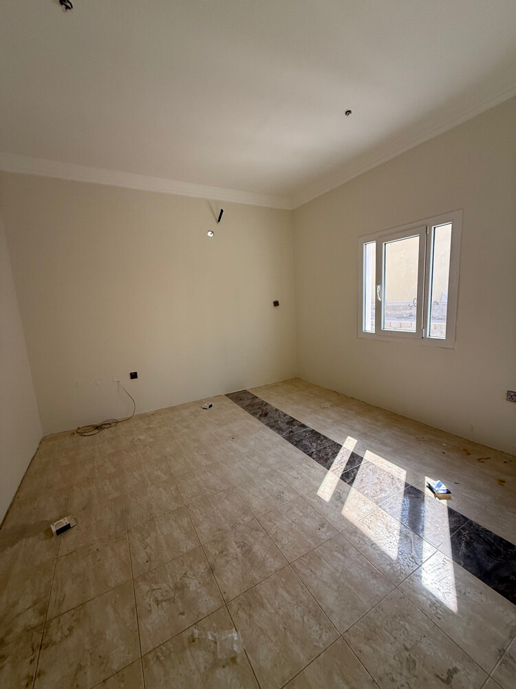 للبيع عمارة بسعر الارض 1805 - 4