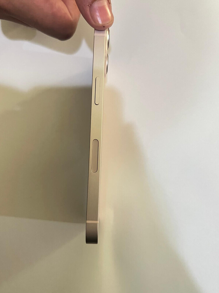 iPhone 13 - 8