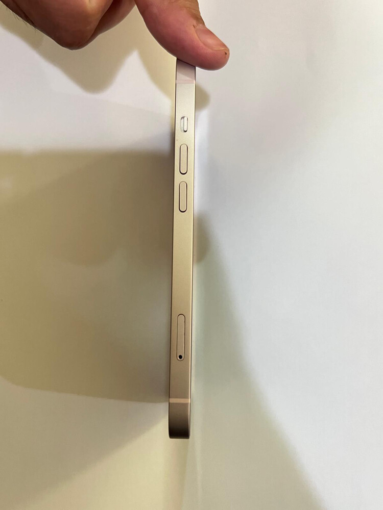 iPhone 13 - 9