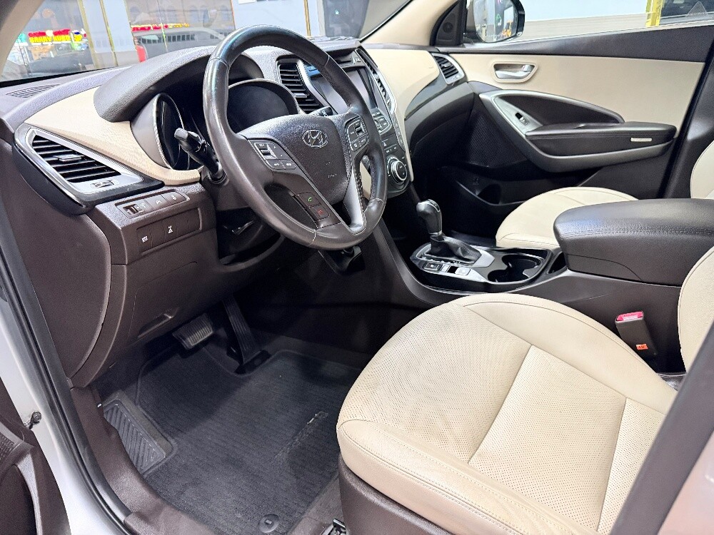 Full Options Hyundai Santa Fe - 11