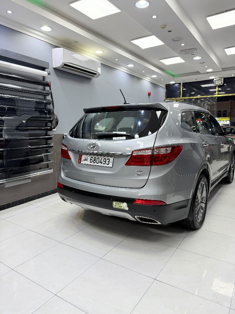 Full Options Hyundai Santa Fe - 9