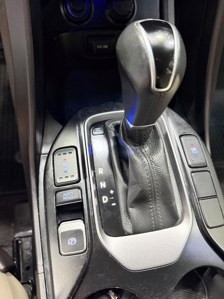 Full Options Hyundai Santa Fe - 16