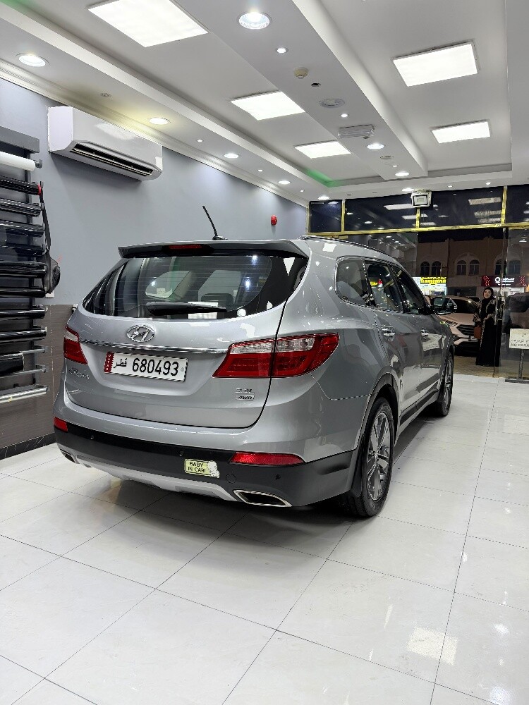 Full Options Hyundai Santa Fe - 13