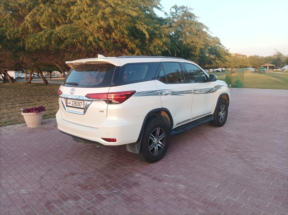 Toyota Fortuner - 6