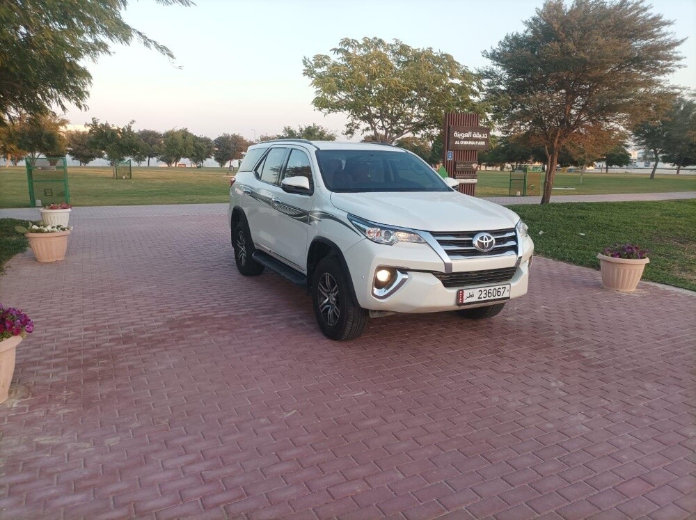 Toyota Fortuner - 7