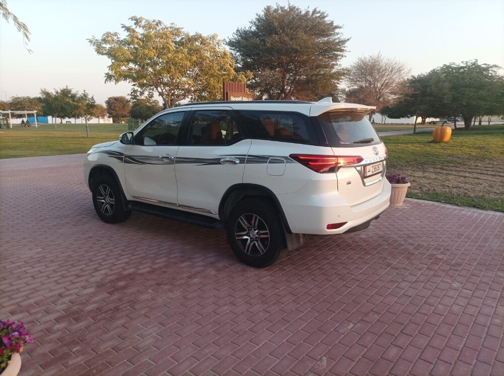 Toyota Fortuner - 4
