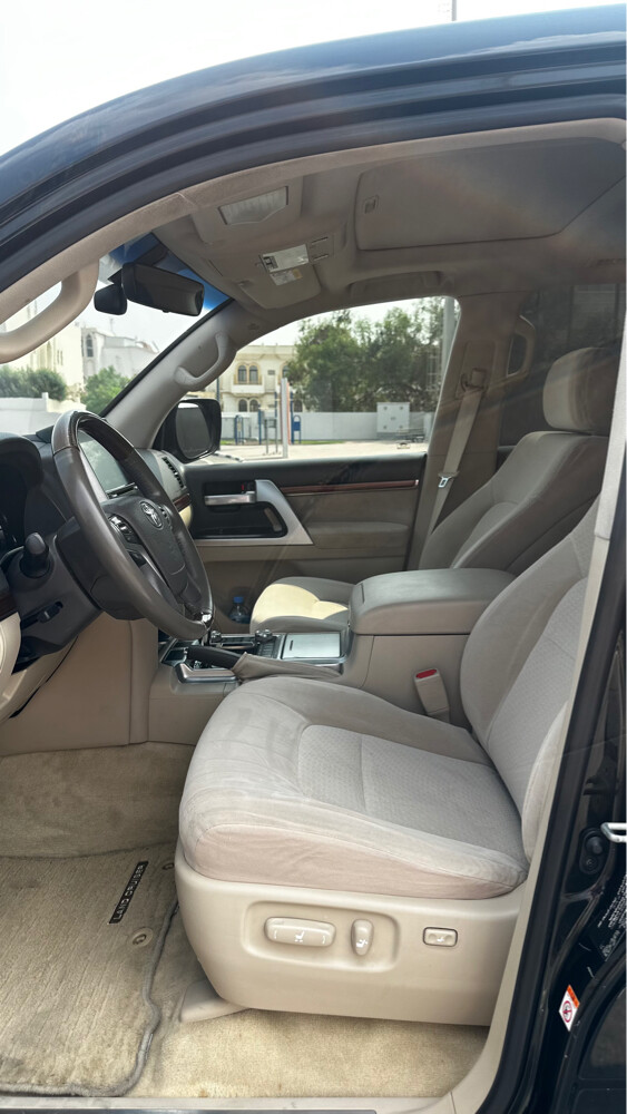 LAND CRUISER VXR V8 5.7 - 4