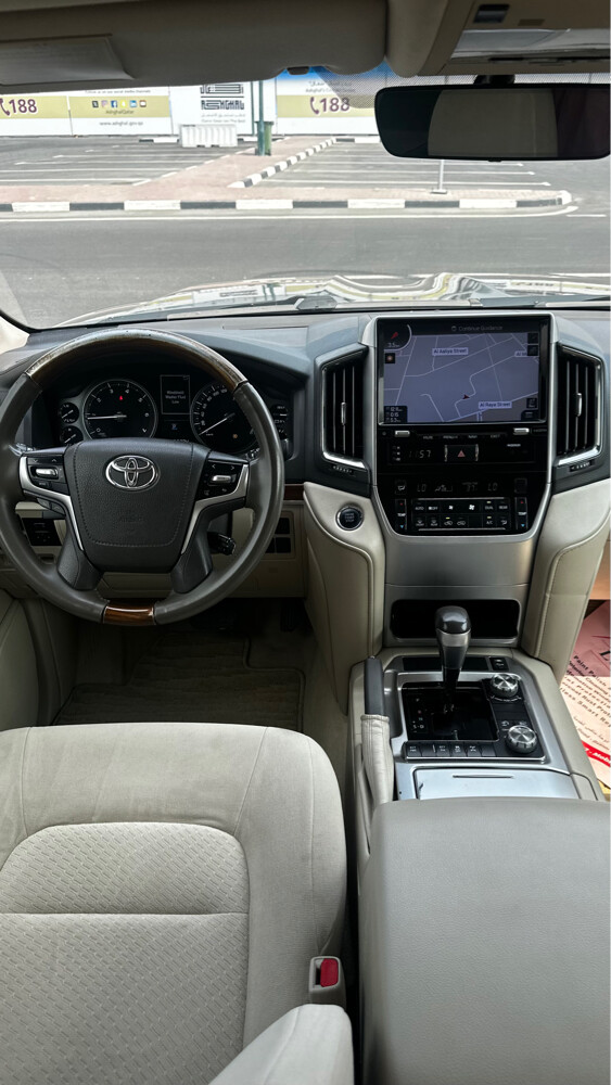 LAND CRUISER VXR V8 5.7 - 3