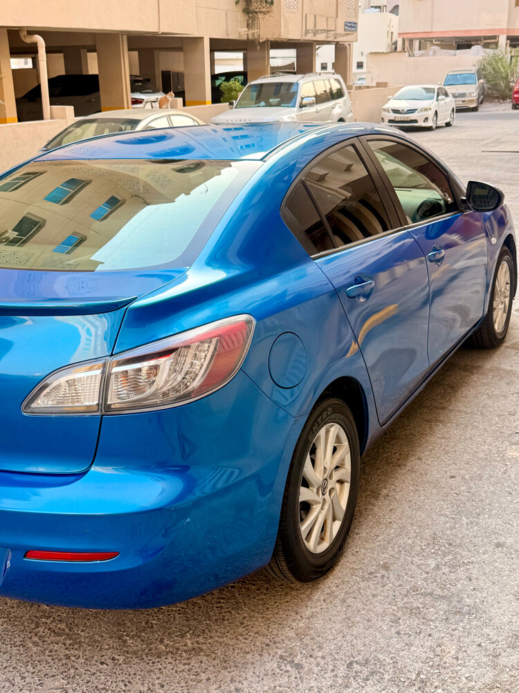 Mazda 3 2014 full option sunroof - 2