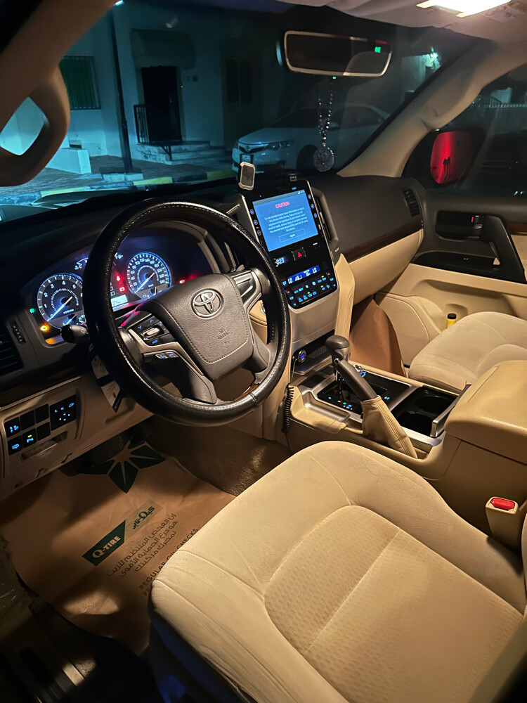 Toyota Land Cruiser 2016 V8 - 5