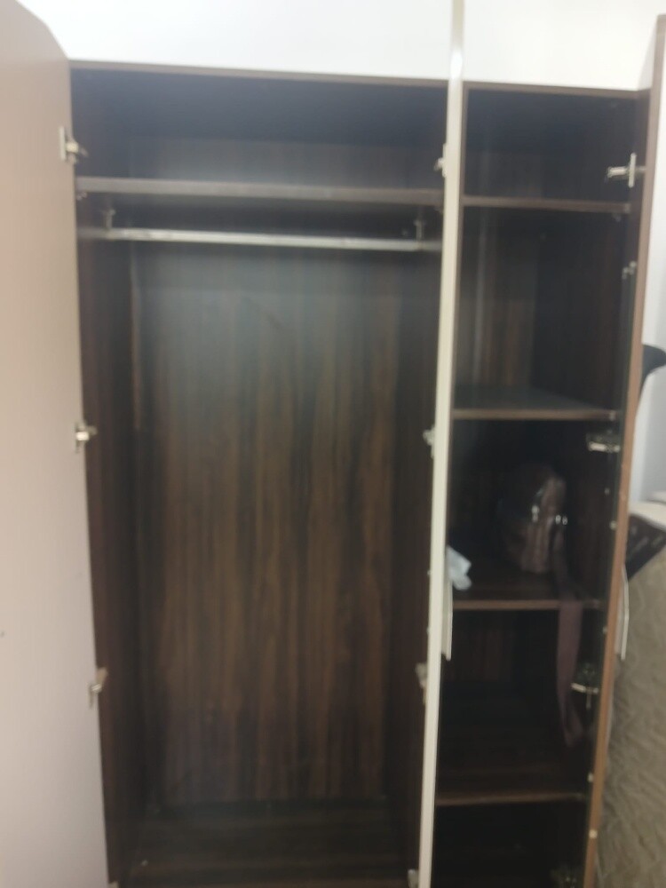 Wardrobe in excellent condition - 2