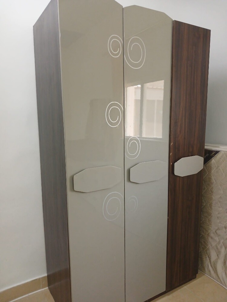 Wardrobe in excellent condition - 1