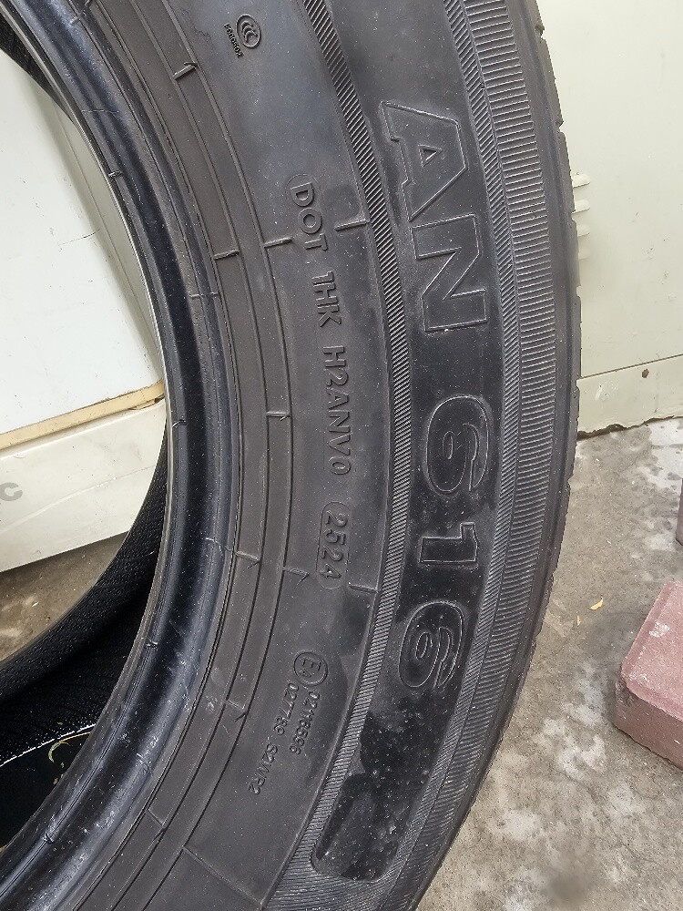 tire for sale 285/60/R18 - 2