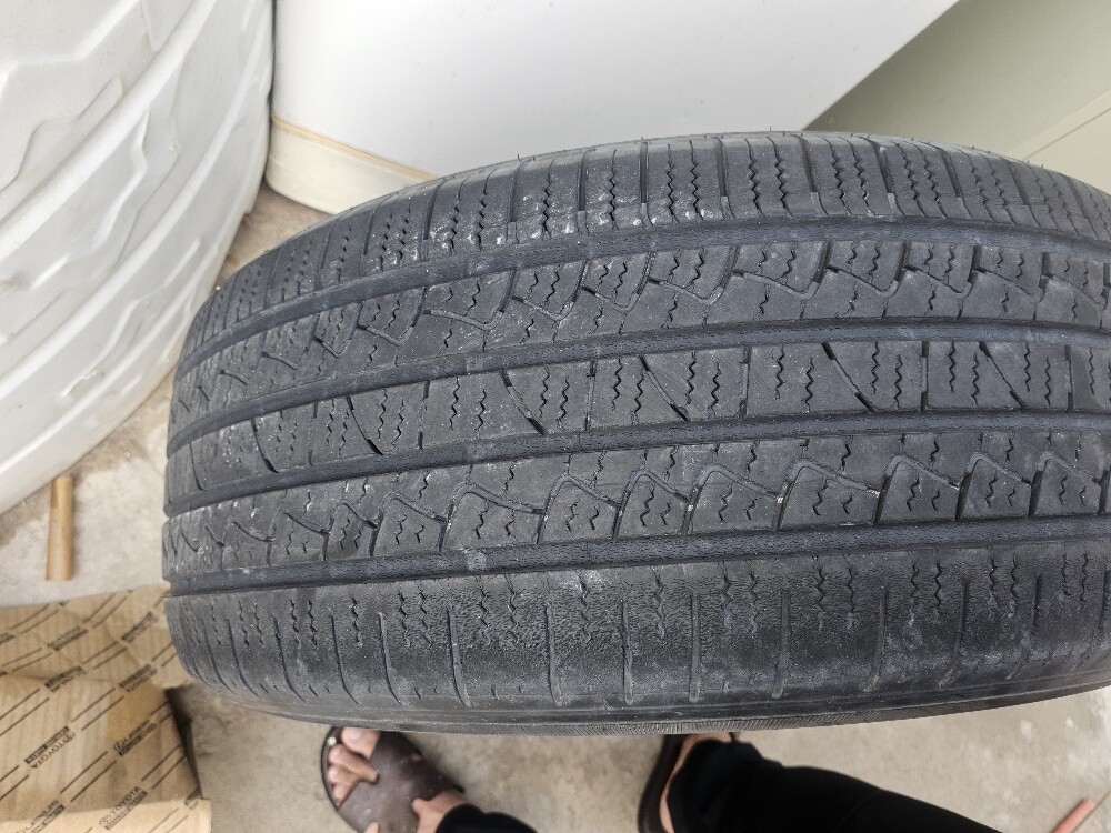 tire for sale 285/60/R18 - 6