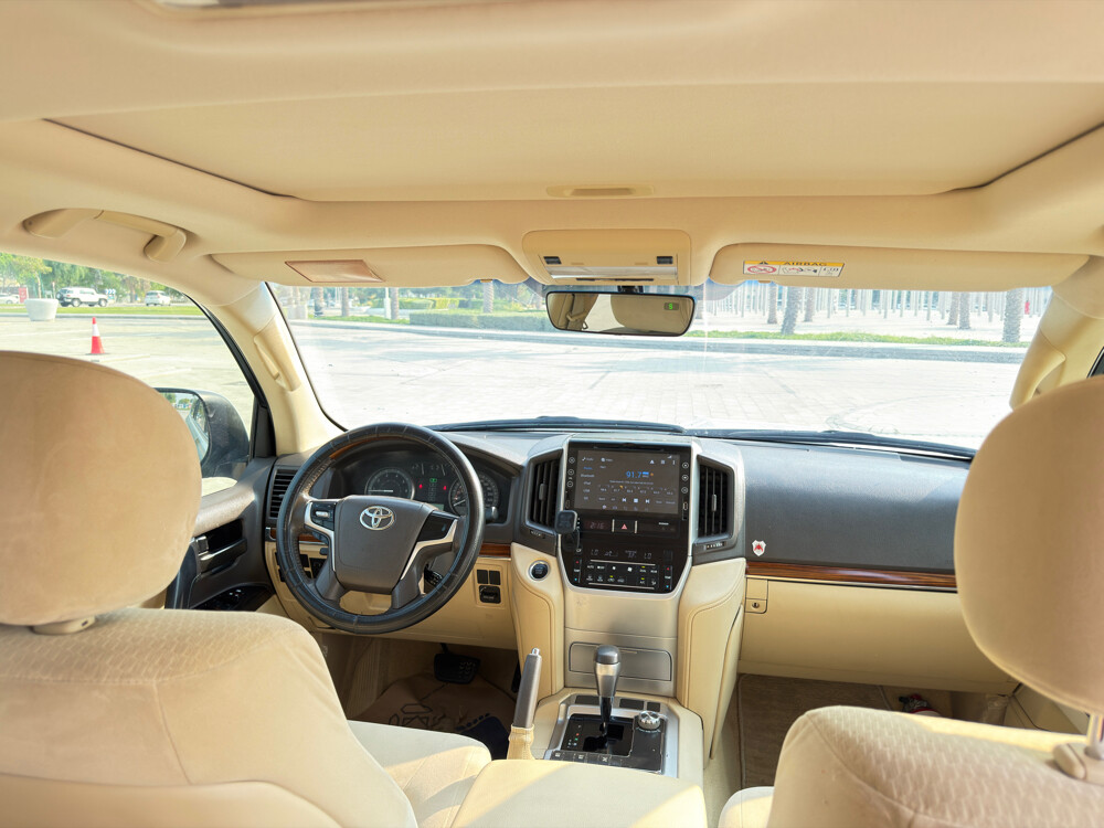 LANDCRUISER GXR V8  - 9
