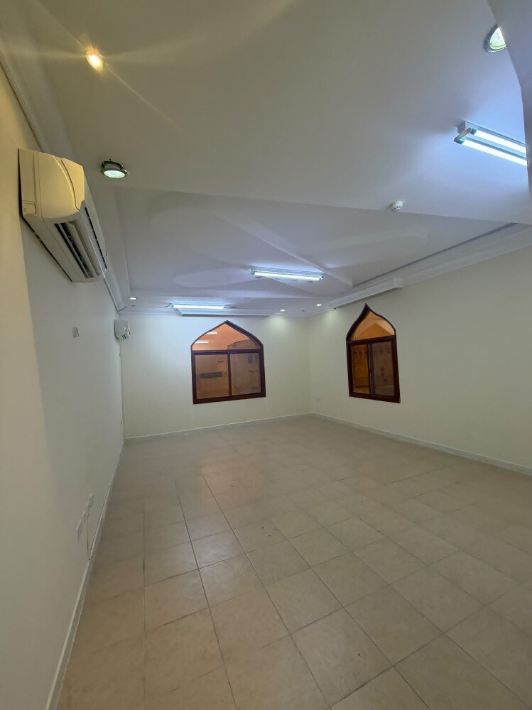 للإيجار فيلا معيذر سكنيه او خدميه - 10
