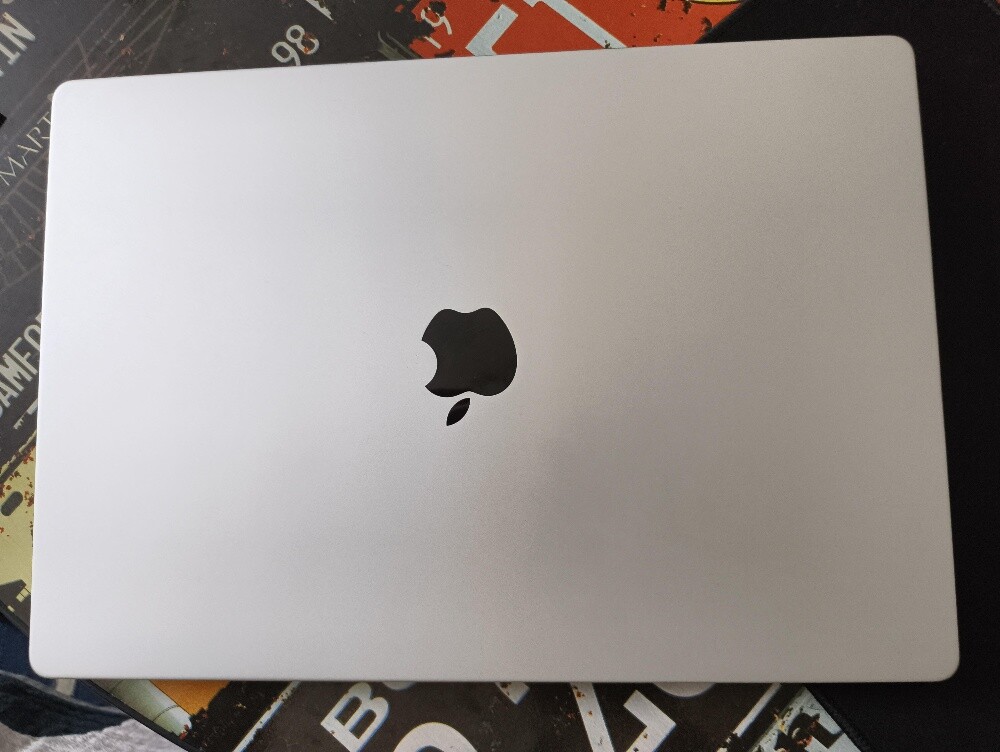 Macbook pro M1 16 Inch 16GB Ram - 1