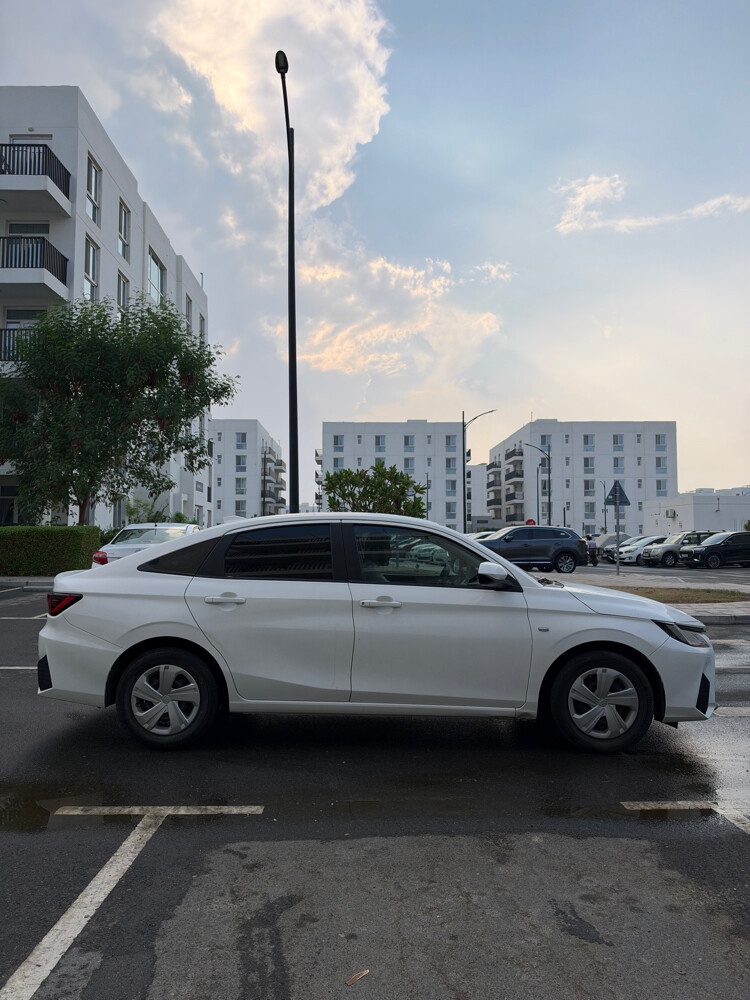 toyota yaris 2024 - 4