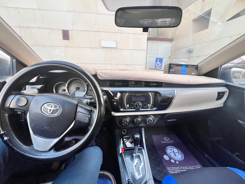 Corola 2014 personal used car - 4