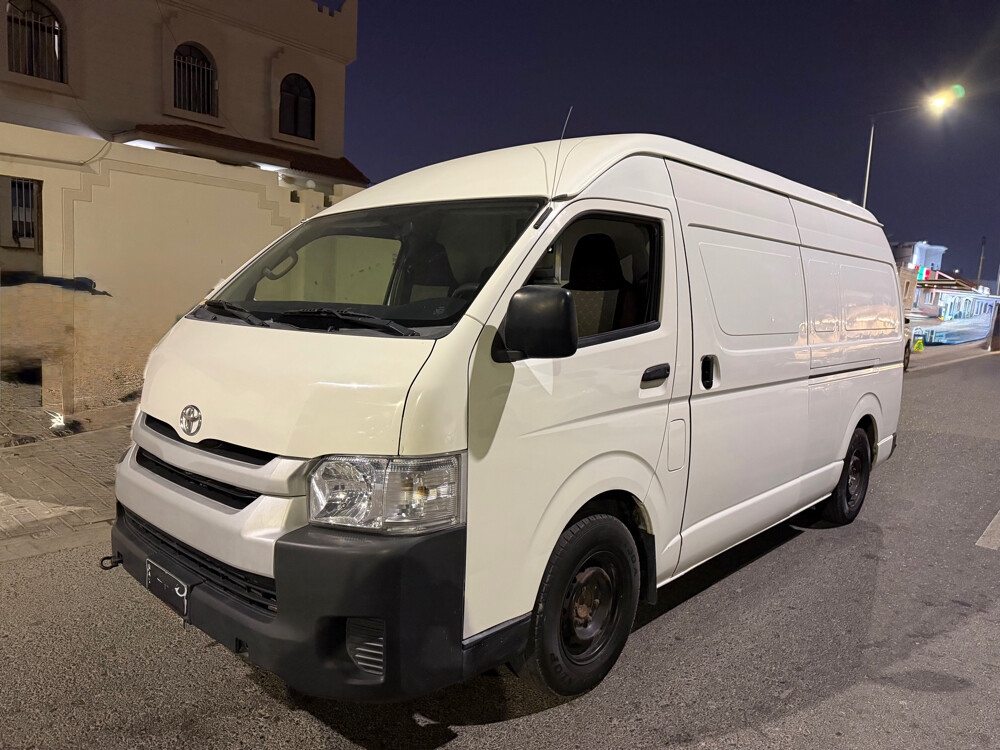Hiace van - 1