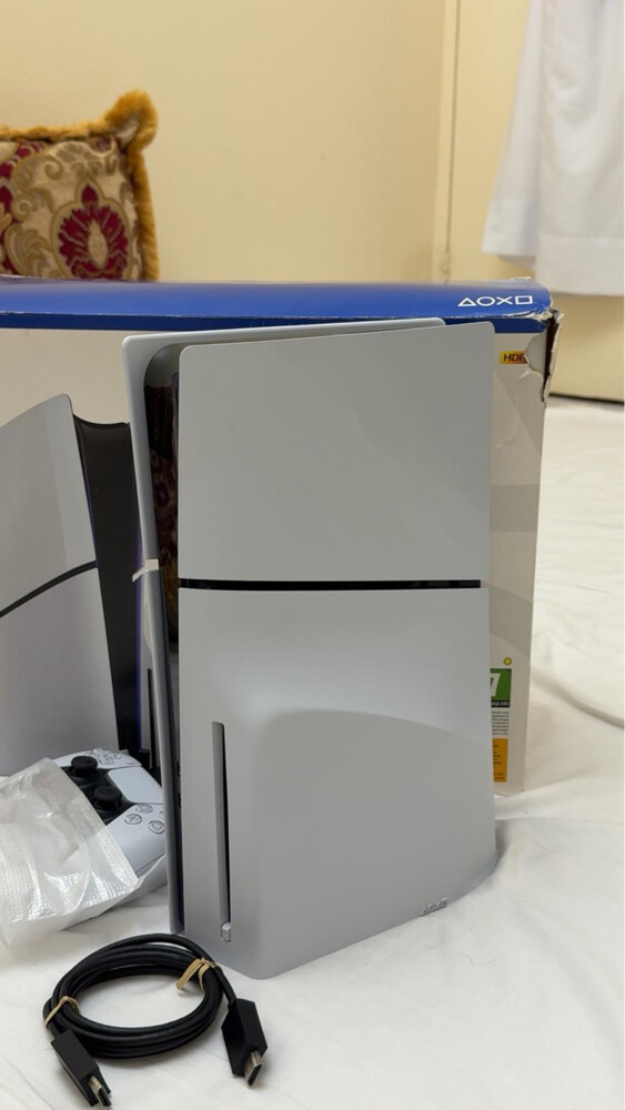 ps5 slim cd version with box - 2