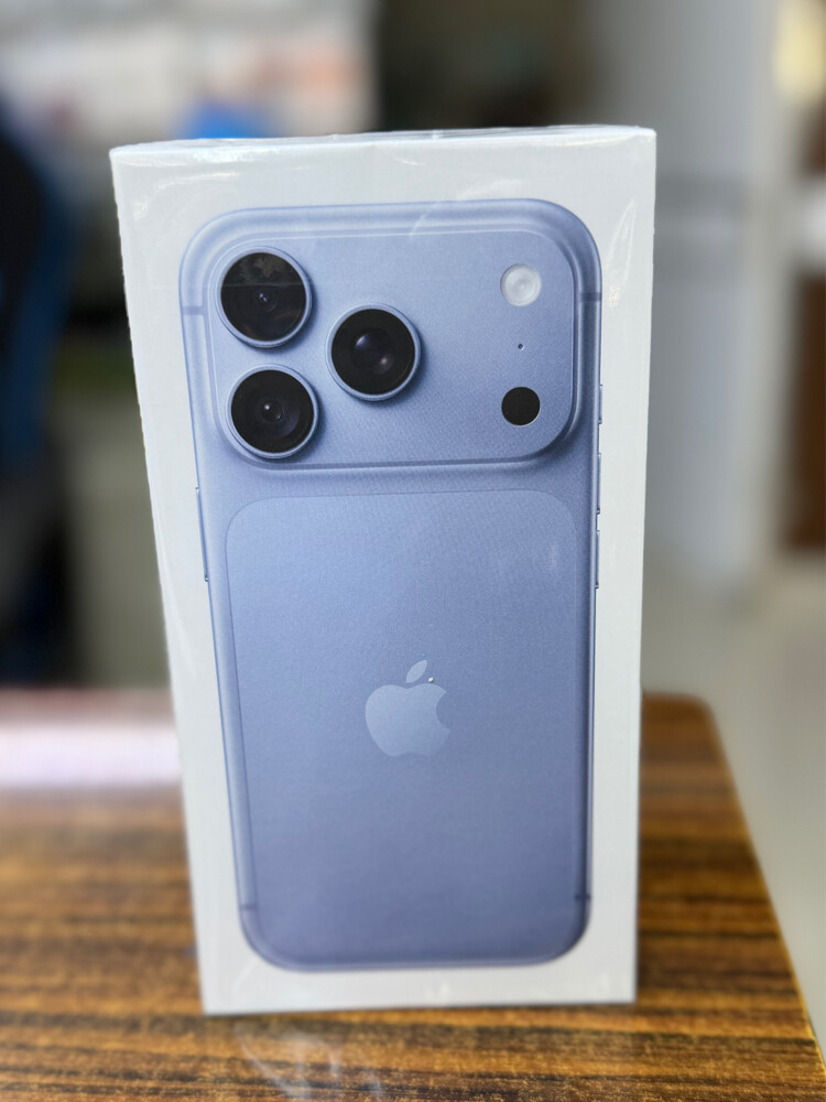 iphone 18pro 256GB (Glacier) - 1