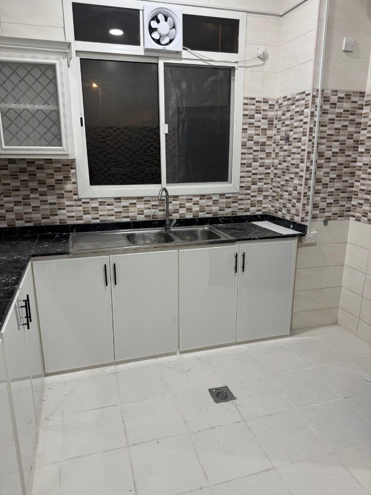 villa for rent in alwakir - 13