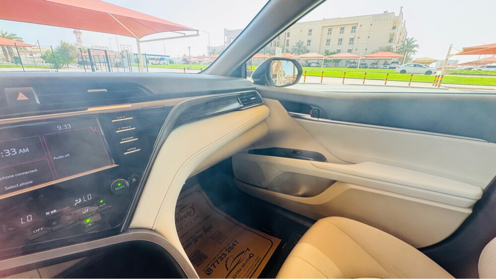 TOYOTA CAMRY GLE FULL OPTION FOR SA - 4