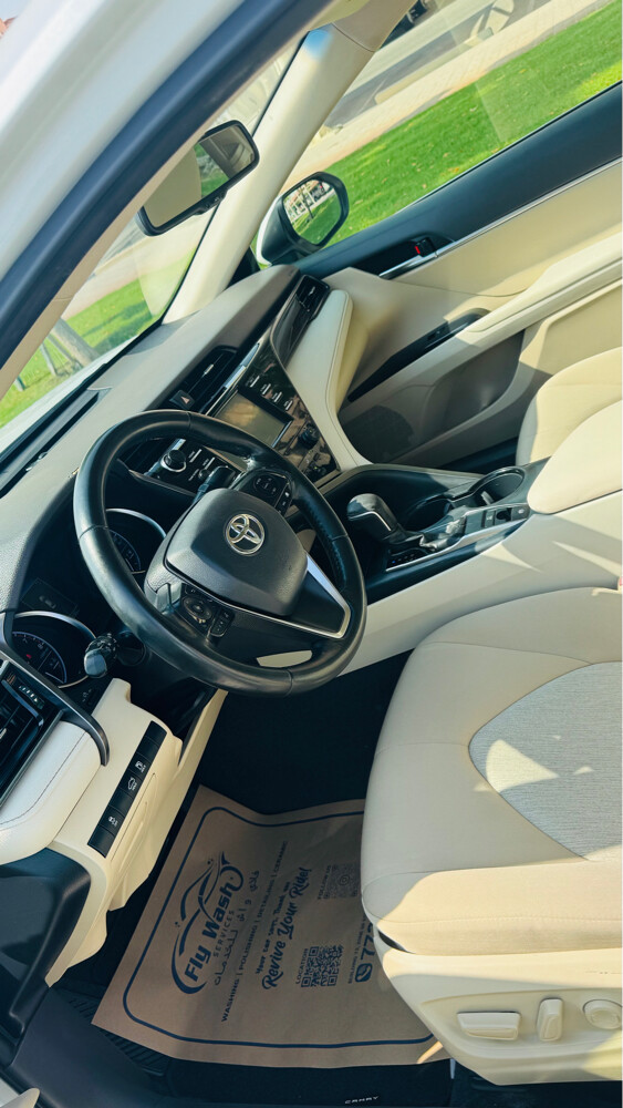 TOYOTA CAMRY GLE FULL OPTION FOR SA - 8
