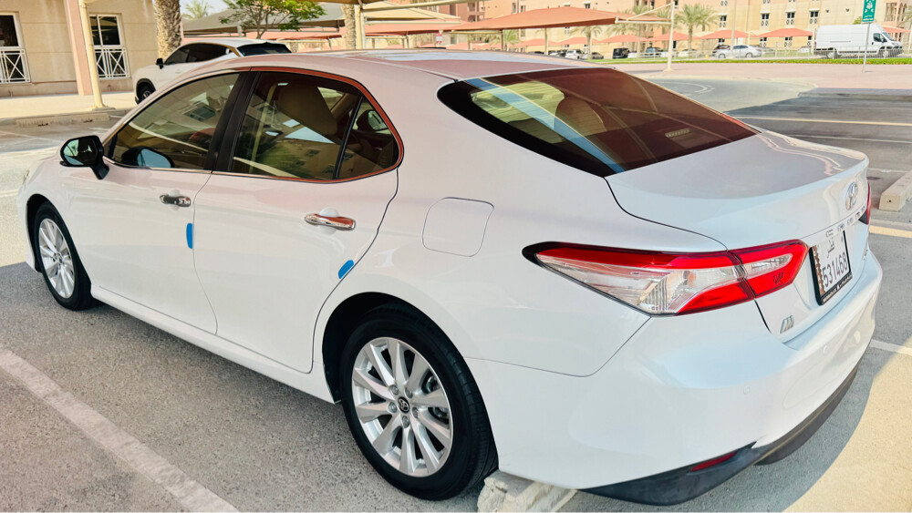 TOYOTA CAMRY GLE FULL OPTION FOR SA - 6