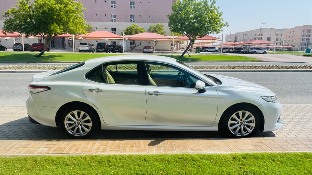 TOYOTA CAMRY GLE FULL OPTION FOR SA - 12