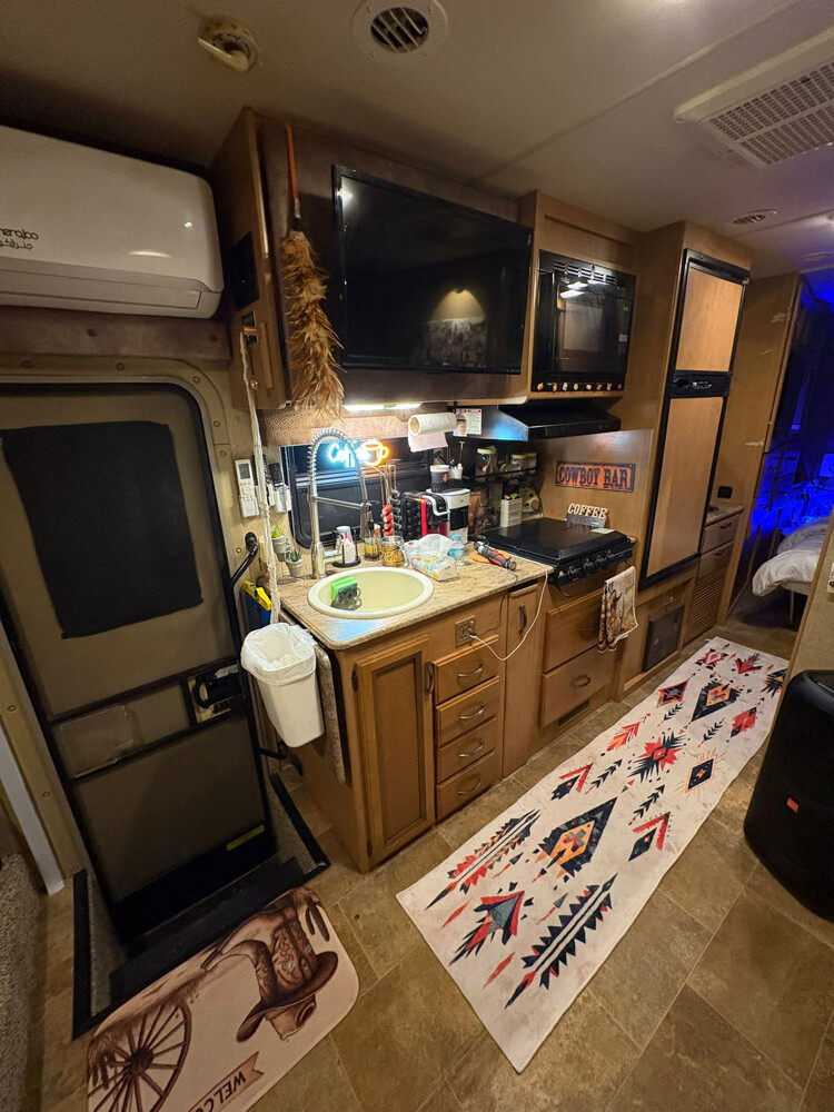motor home - 6