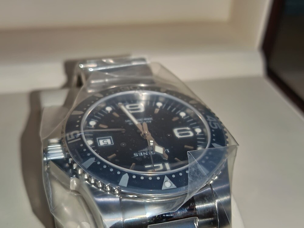 NEW BRAND LONGINES HYDROCONQUEST - 4
