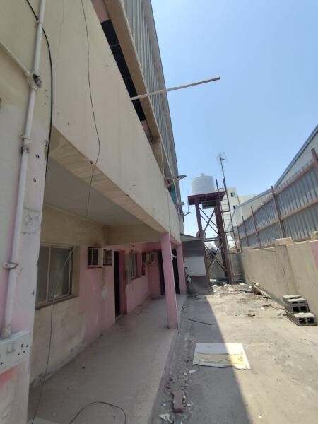 للإيجار استور بالصناعية مع سكن - 4