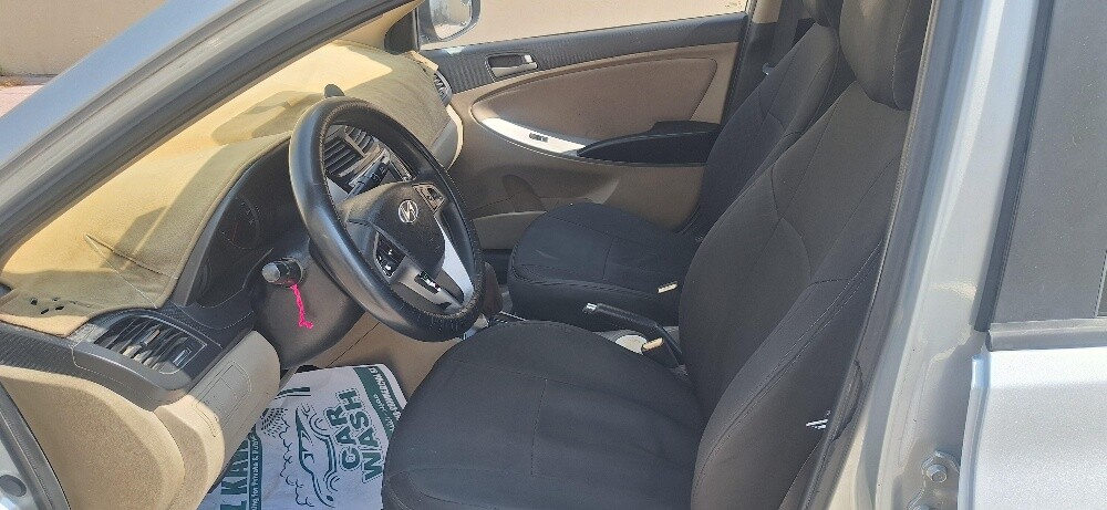 hyundai accent - 4