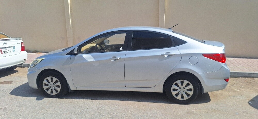 hyundai accent - 1