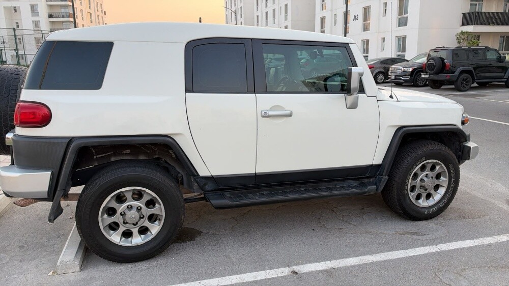 Fj Cruiser 2013 For sale Only - 3