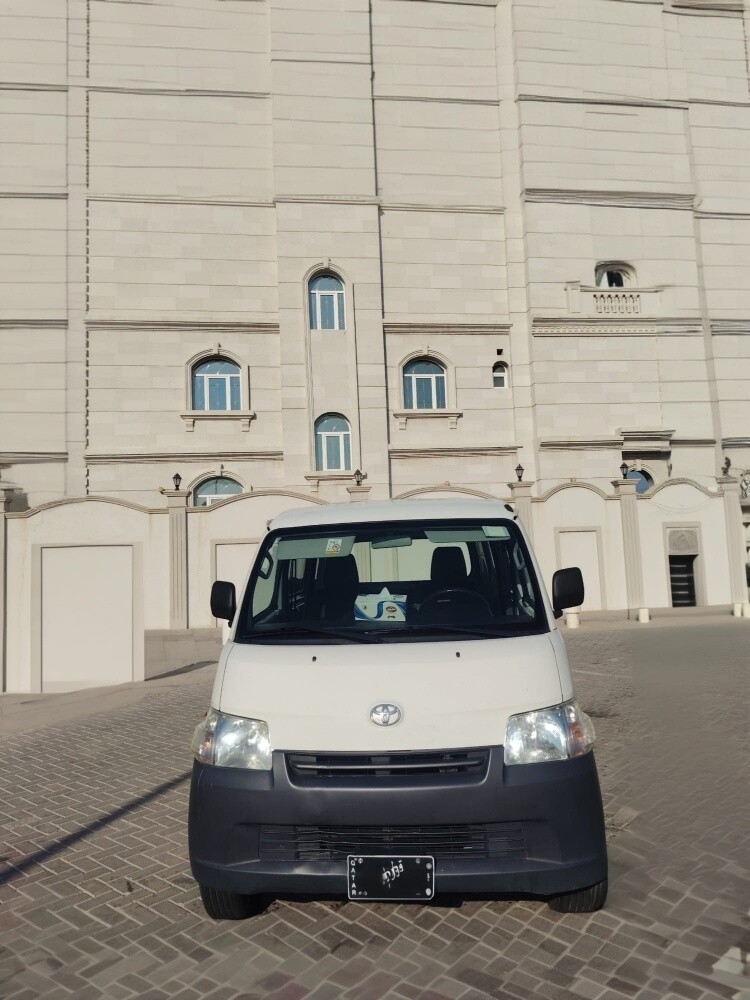 Toyota lite Hiace 2023 - 1