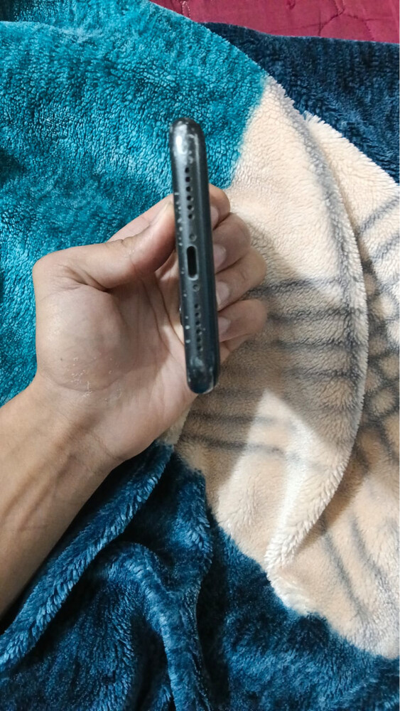 iPhone 11 (128GB) - 6