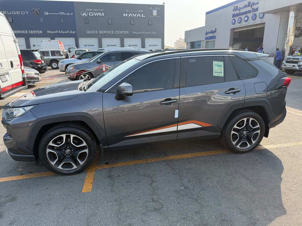 Toyota RAV4 2021 Full Option - 2