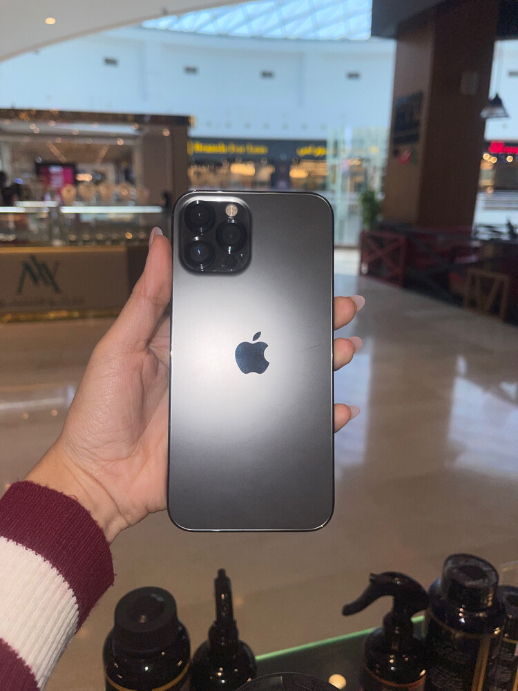 12 برو ماكس - 2