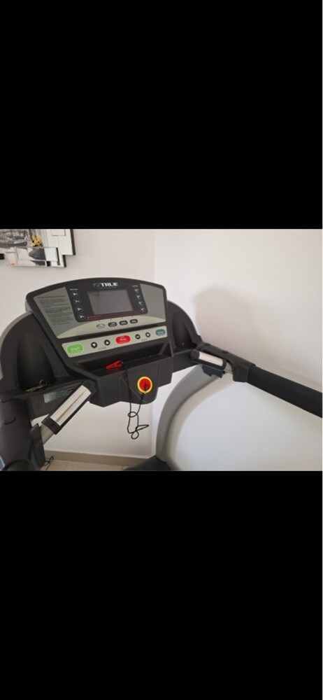 treadmill in perfect condition  - 4
