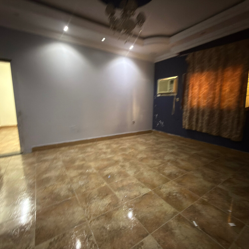 بيت شعبى للايجار مجلس و 4 غرف  - 13