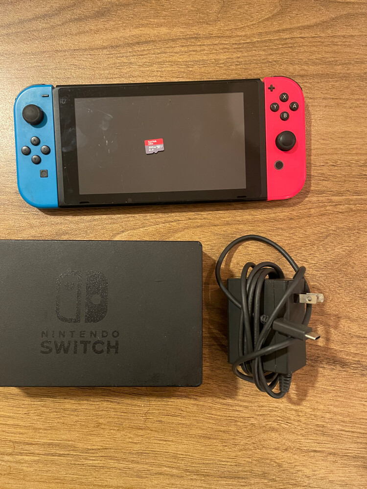 Nintendo switch - 1