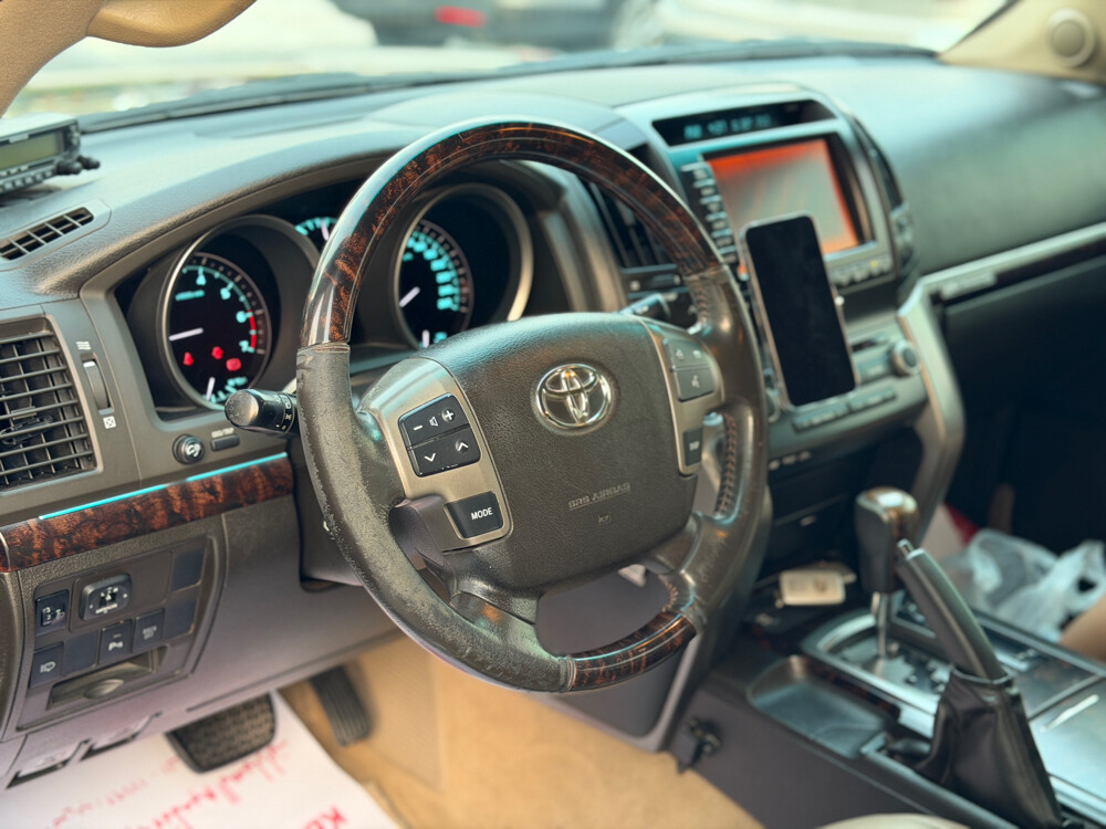 Land Cruiser vxr - 8